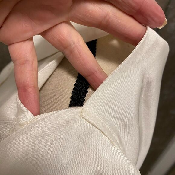 Maje 100% silk open shoulder ruffle blouse, L - Picture 4 of 10